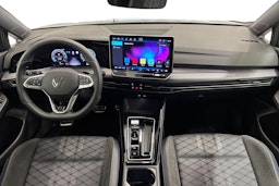 harmaa Volkswagen Golf 2025 kuva 7.