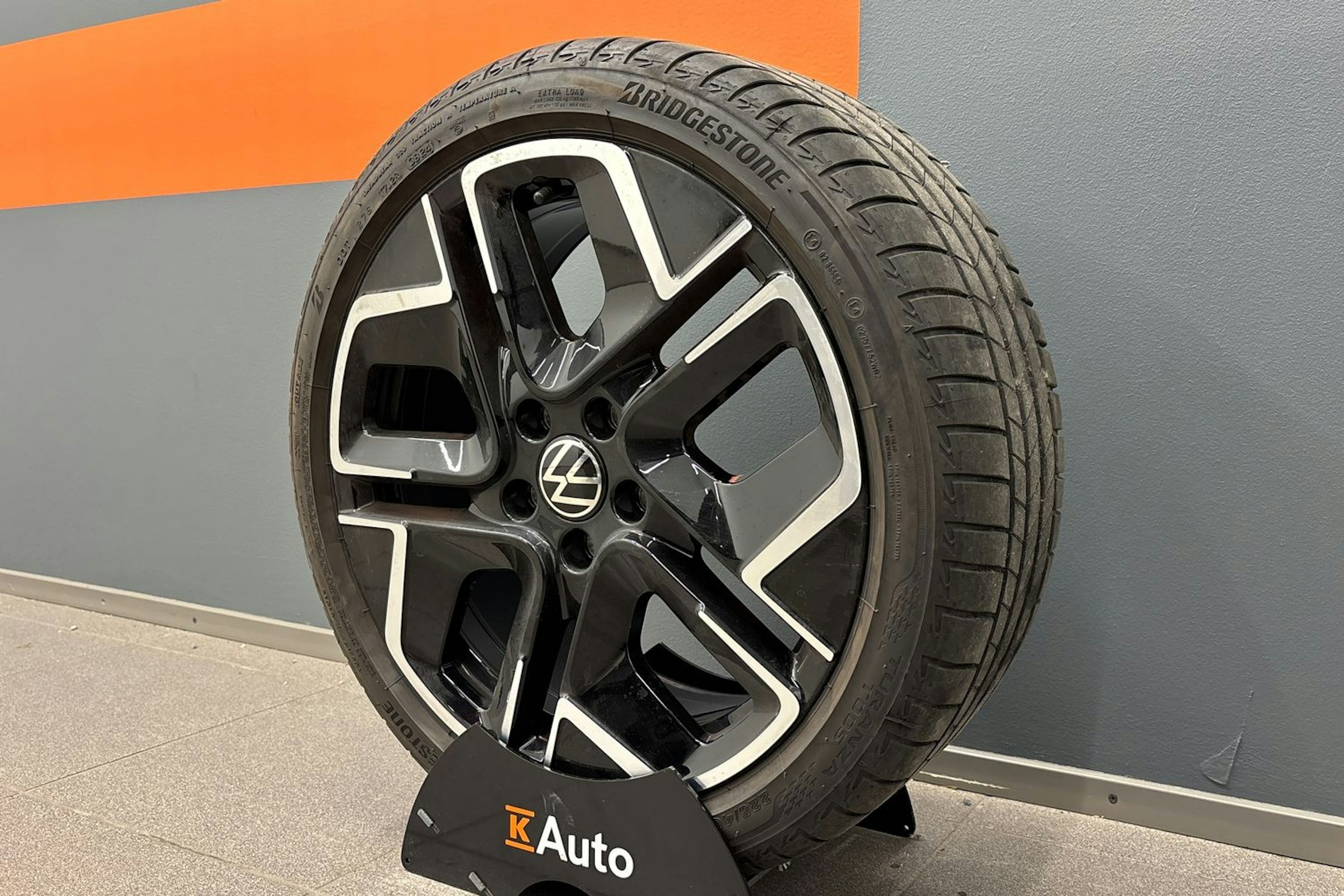 harmaa Volkswagen Golf 2025 kuva 10.