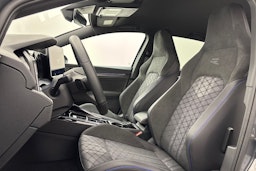 harmaa Volkswagen Golf 2025 kuva 11.