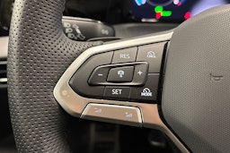 harmaa Volkswagen Golf 2025 kuva 13.