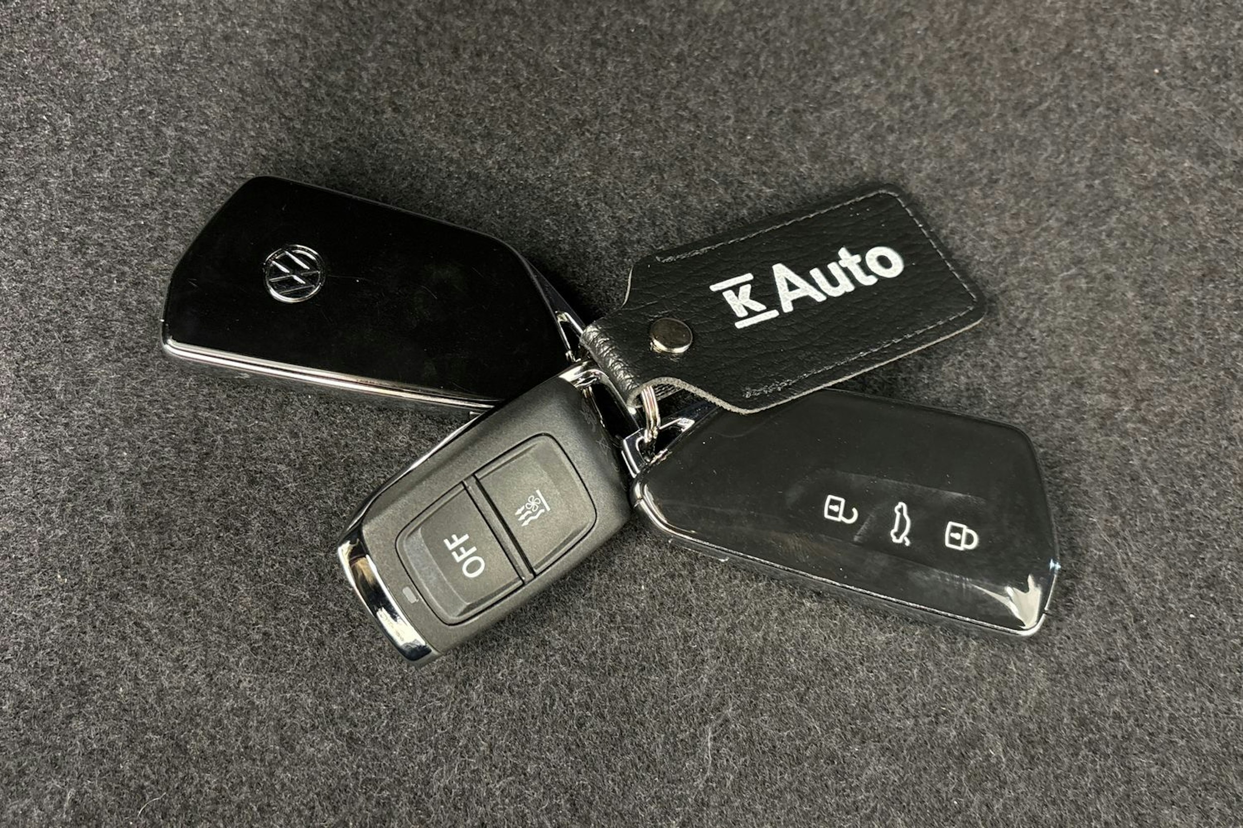 harmaa Volkswagen Golf 2025 kuva 24.