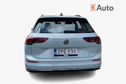 sininen Volkswagen Golf 2025 kuva 3.