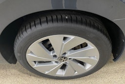 Harmaa Volkswagen GOLF 2025 kuva 11.
