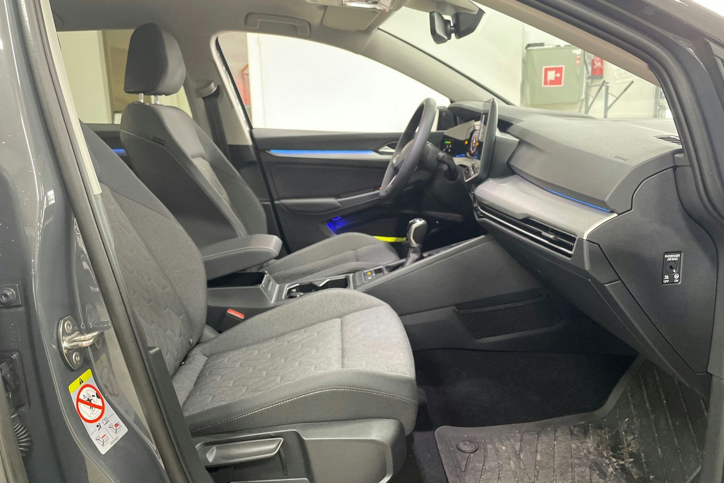 Harmaa Volkswagen GOLF 2025 kuva 14.