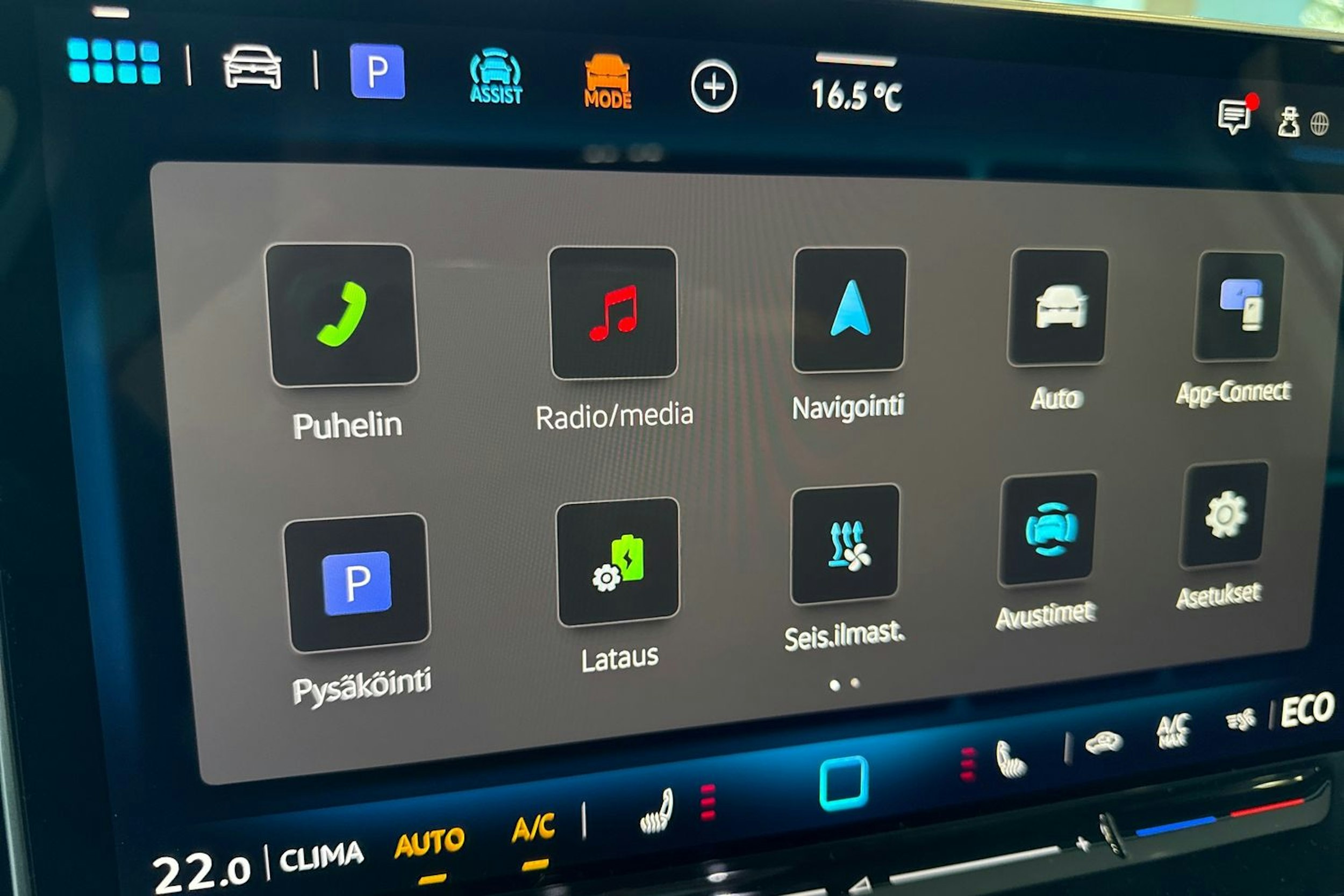 musta Volkswagen Golf 2025 kuva 13.