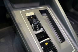 musta Volkswagen Golf 2025 kuva 17.