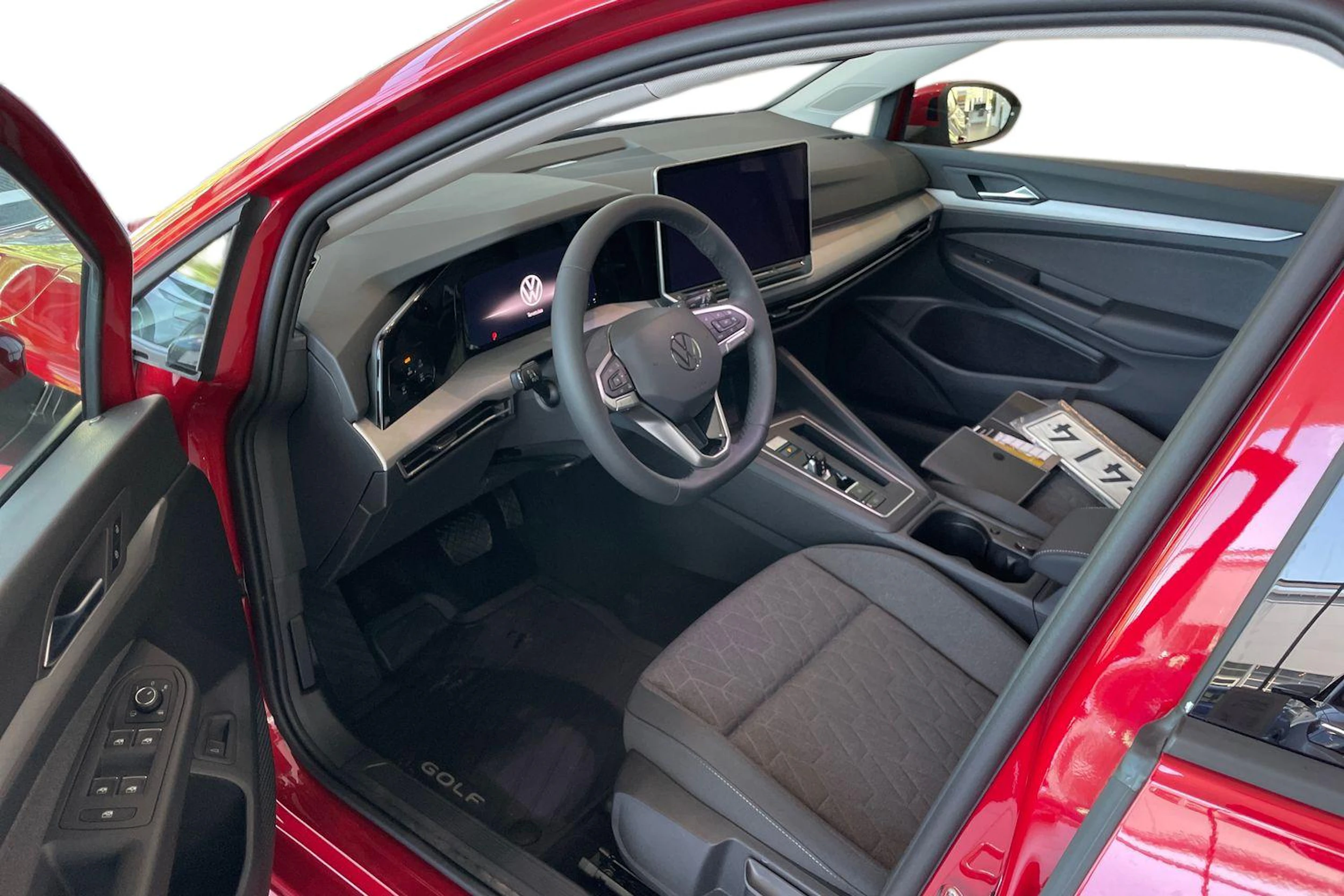 punainen Volkswagen Golf 2026 kuva 6.