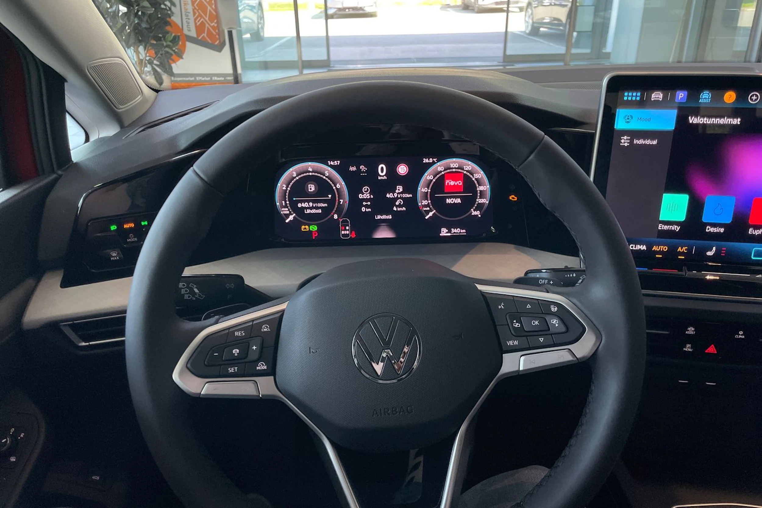 punainen Volkswagen Golf 2026 kuva 17.