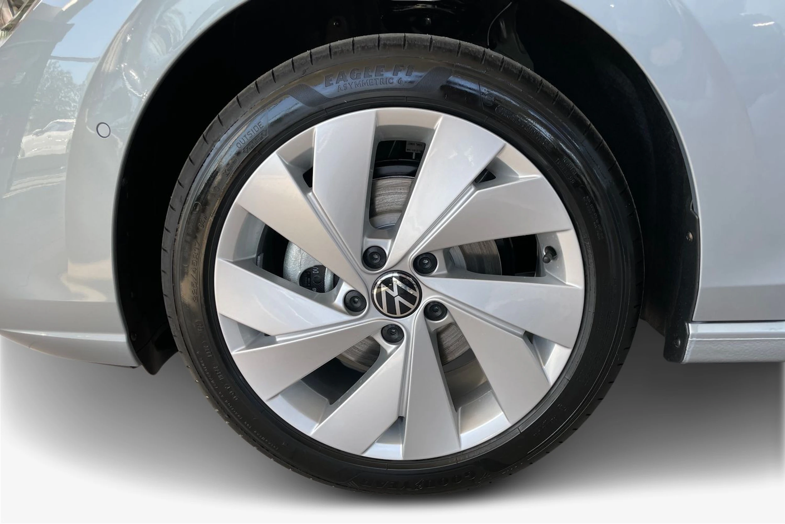 harmaa Volkswagen Golf 2026 kuva 9.