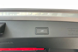 harmaa Volkswagen Golf 2026 kuva 12.