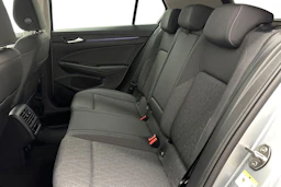 met. harmaa Volkswagen Golf 2026 kuva 8.