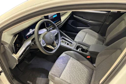 valkoinen Volkswagen Golf 2026 kuva 6.