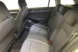 valkoinen Volkswagen Golf 2026 kuva 8.