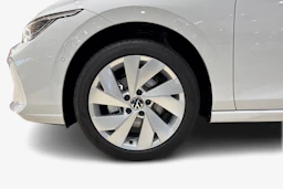 valkoinen Volkswagen Golf 2026 kuva 9.