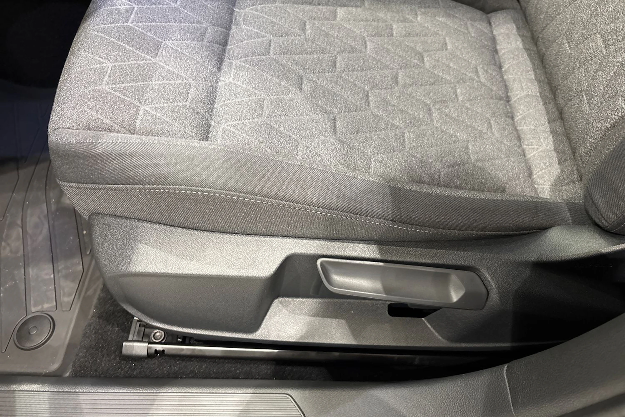 valkoinen Volkswagen Golf 2026 kuva 19.