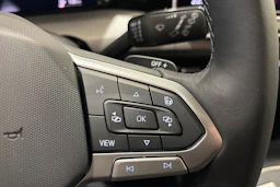 valkoinen Volkswagen Golf 2026 kuva 22.