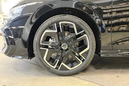 met. musta Volkswagen Golf 2026 kuva 10.