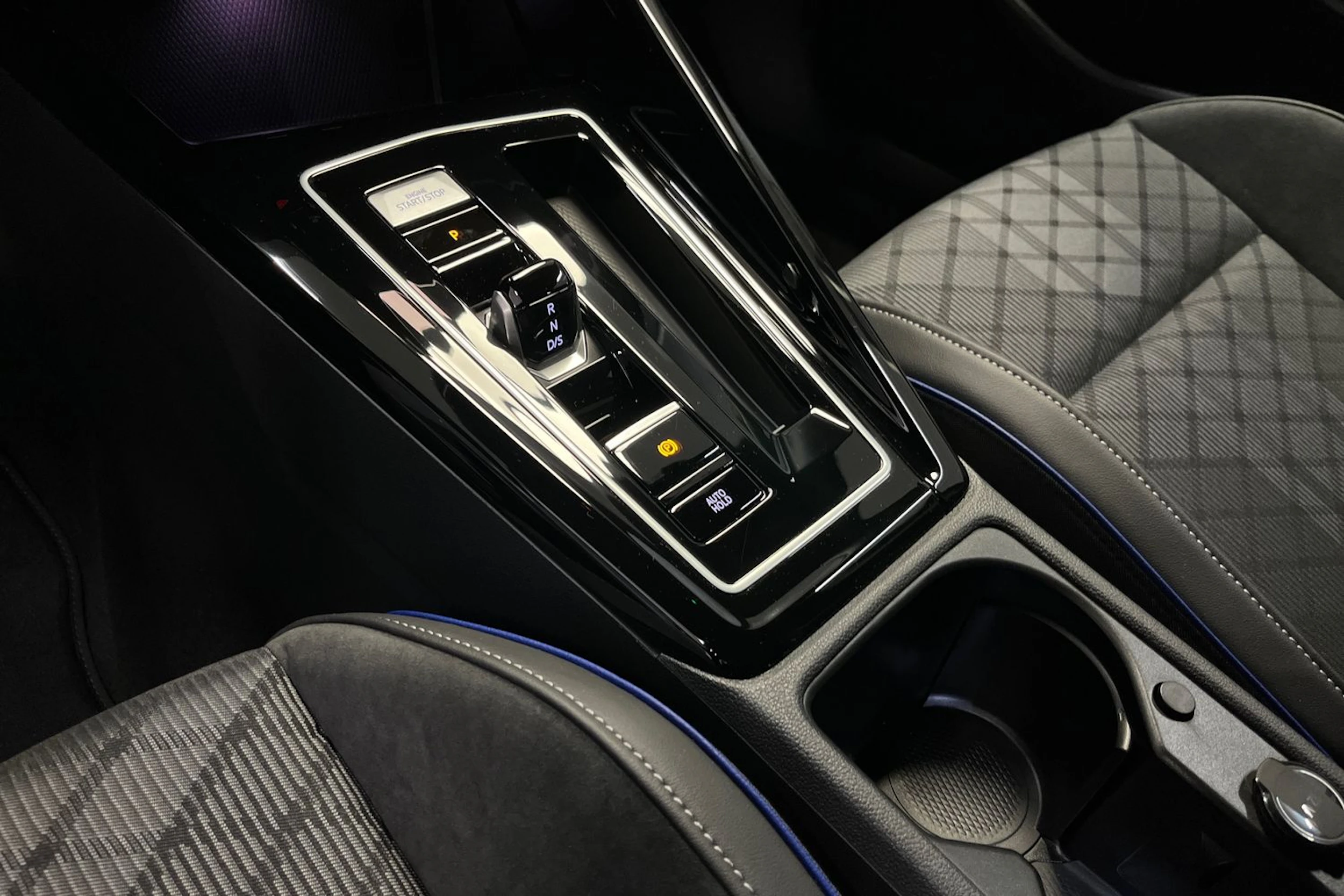 met. musta Volkswagen Golf 2026 kuva 16.