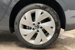 met. harmaa Volkswagen Golf 2026 kuva 10.