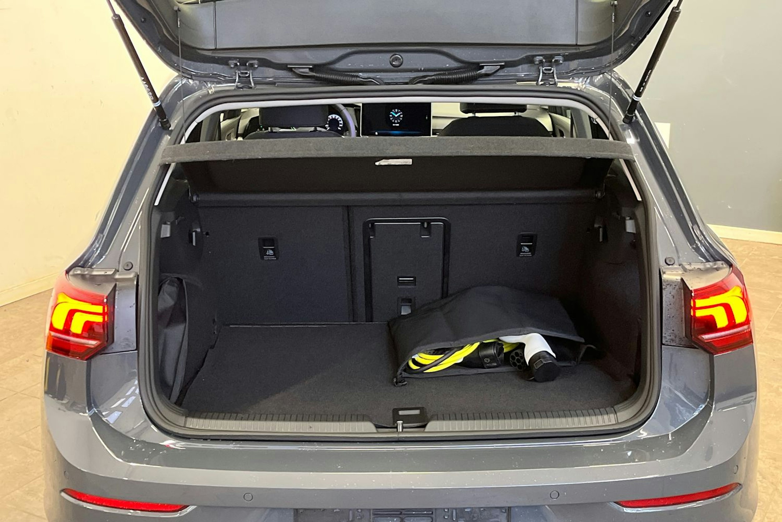 met. harmaa Volkswagen Golf 2026 kuva 11.