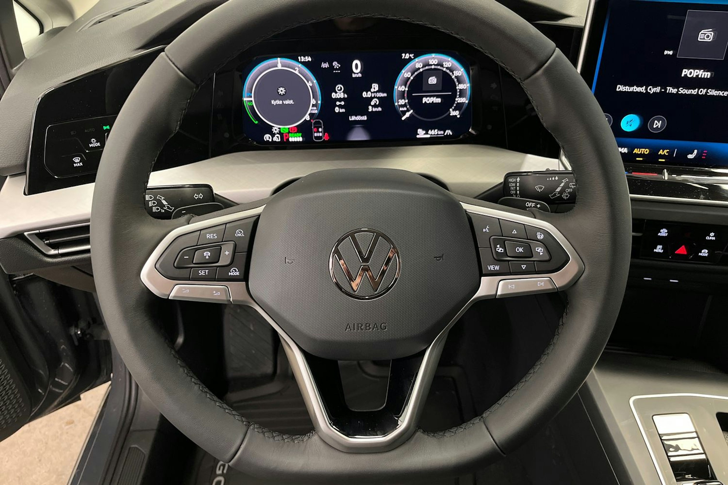 met. harmaa Volkswagen Golf 2026 kuva 16.