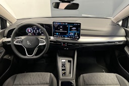 met. harmaa Volkswagen Golf 2026 kuva 18.