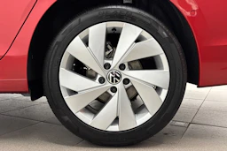 met. punainen Volkswagen Golf 2026 kuva 10.