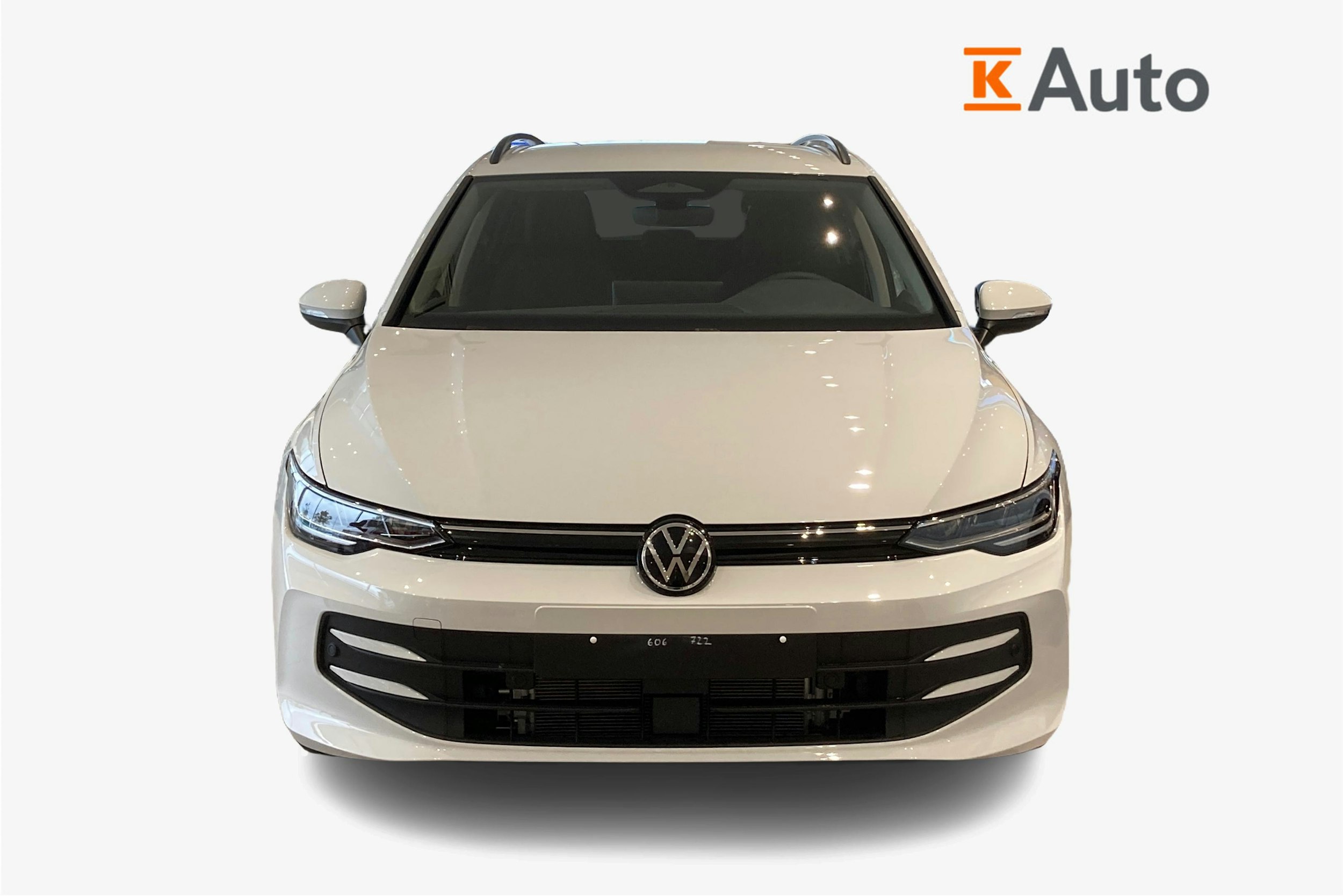valkoinen Volkswagen Golf 2026 kuva 4.