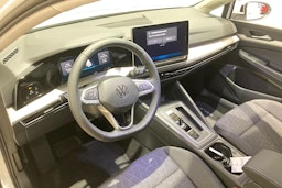 valkoinen Volkswagen Golf 2026 kuva 6.