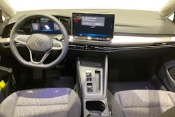 valkoinen Volkswagen Golf 2026 kuva 7.