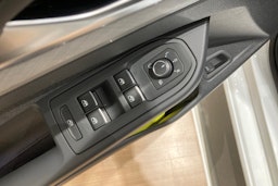 valkoinen Volkswagen Golf 2026 kuva 12.