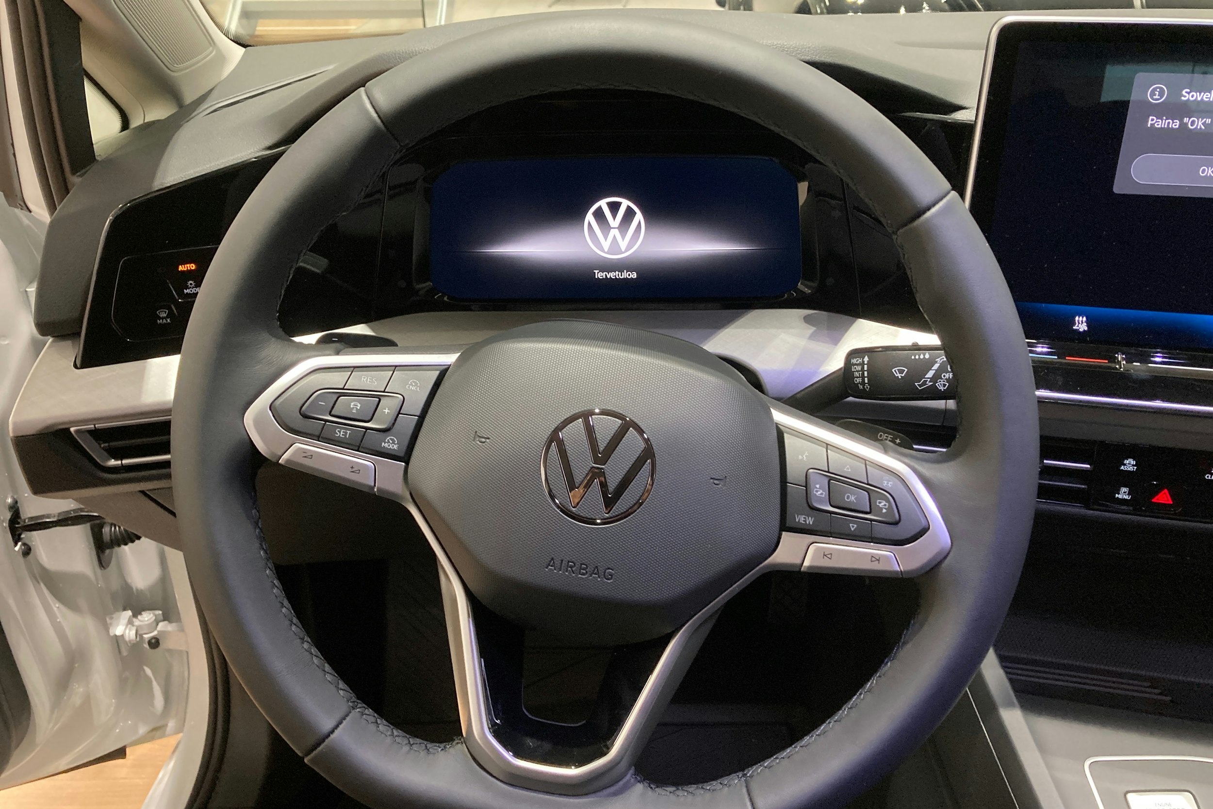 valkoinen Volkswagen Golf 2026 kuva 13.