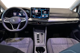 valkoinen Volkswagen Golf 2026 kuva 7.