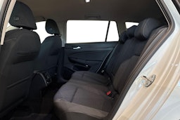 valkoinen Volkswagen Golf 2026 kuva 8.