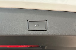 valkoinen Volkswagen Golf 2026 kuva 11.