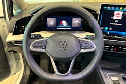 valkoinen Volkswagen Golf 2026 kuva 12.