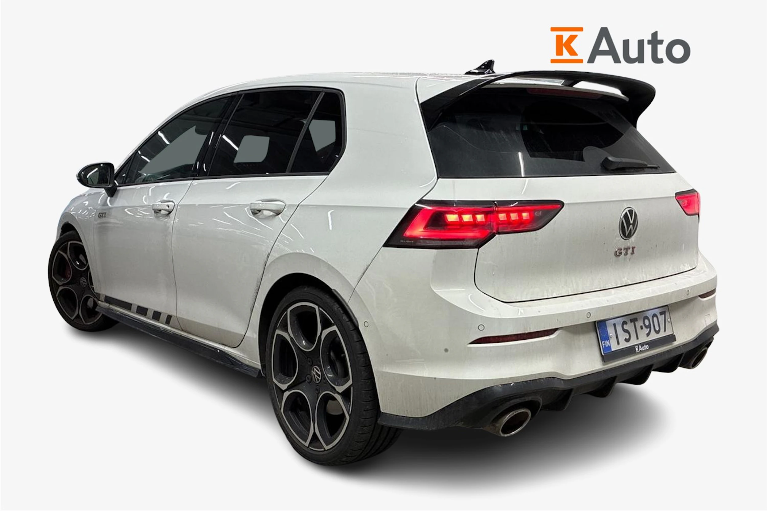 valkoinen Volkswagen Golf 2026 kuva 2.