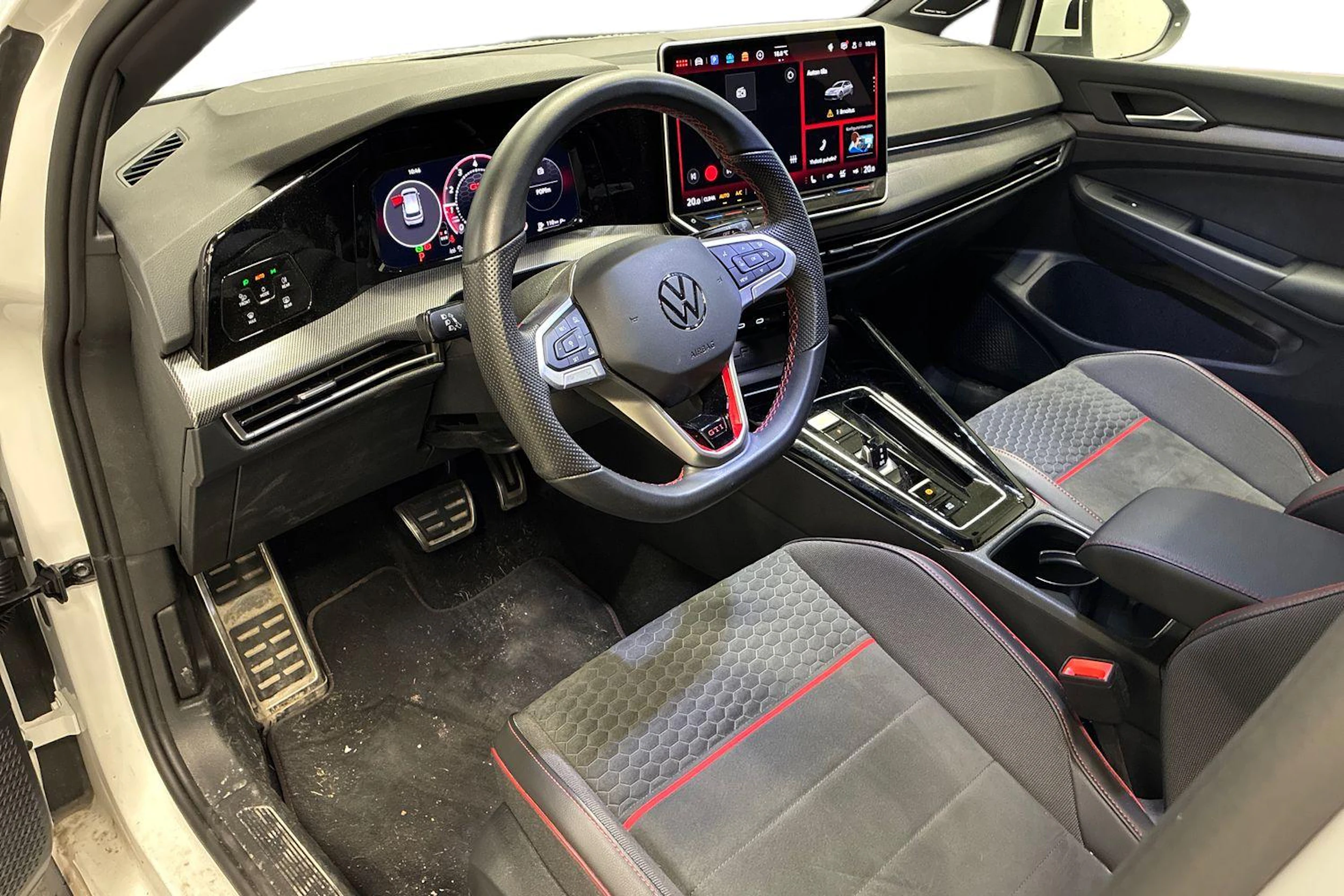 valkoinen Volkswagen Golf 2026 kuva 3.