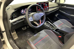 valkoinen Volkswagen Golf 2026 kuva 3.