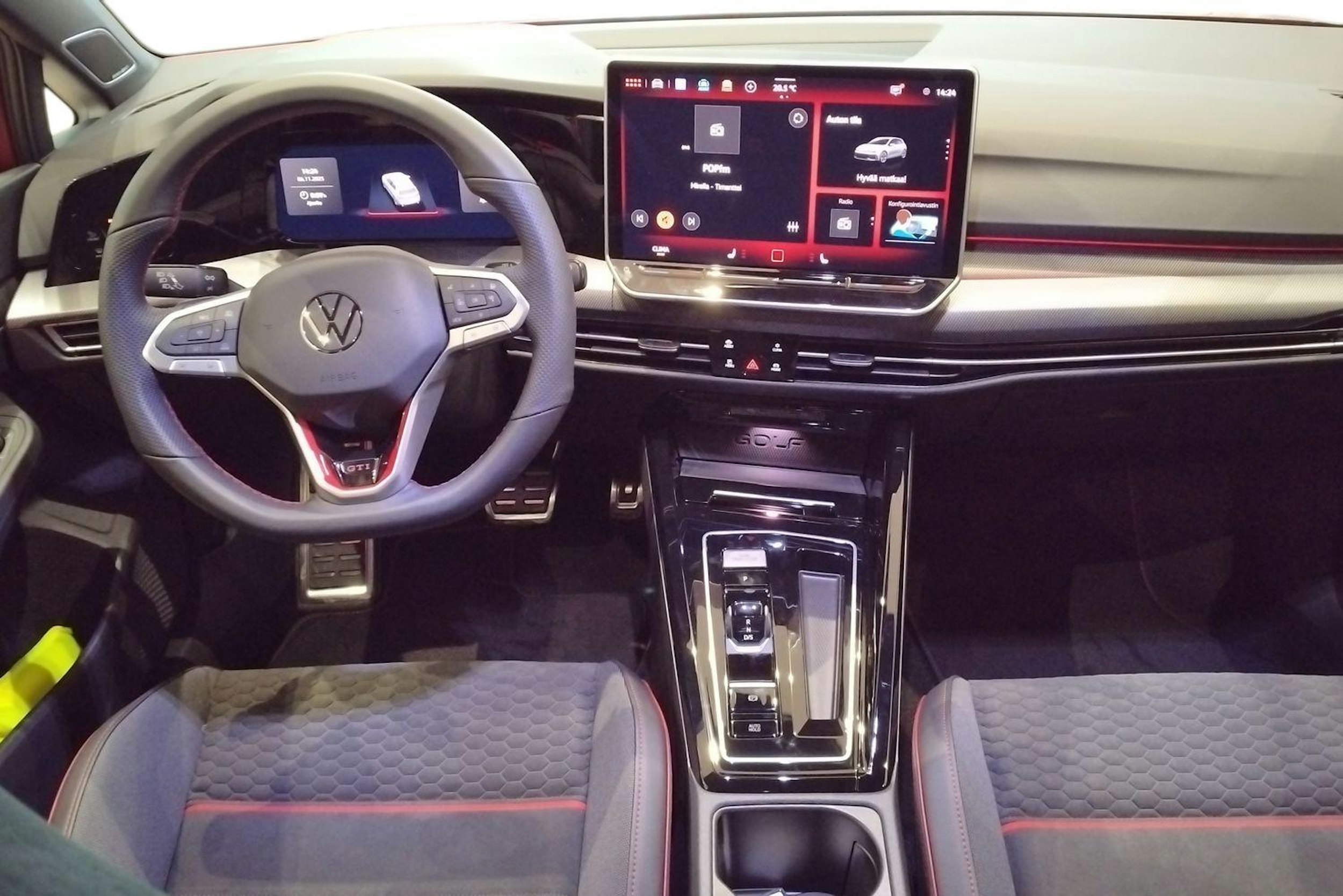 met. punainen Volkswagen Golf 2026 kuva 7.
