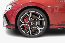 met. punainen Volkswagen Golf 2026 kuva 9.