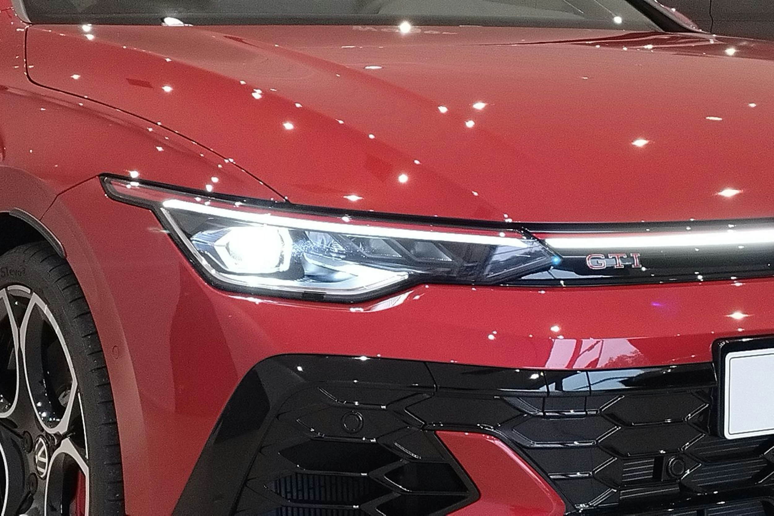 met. punainen Volkswagen Golf 2026 kuva 10.
