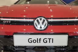 met. punainen Volkswagen Golf 2026 kuva 11.