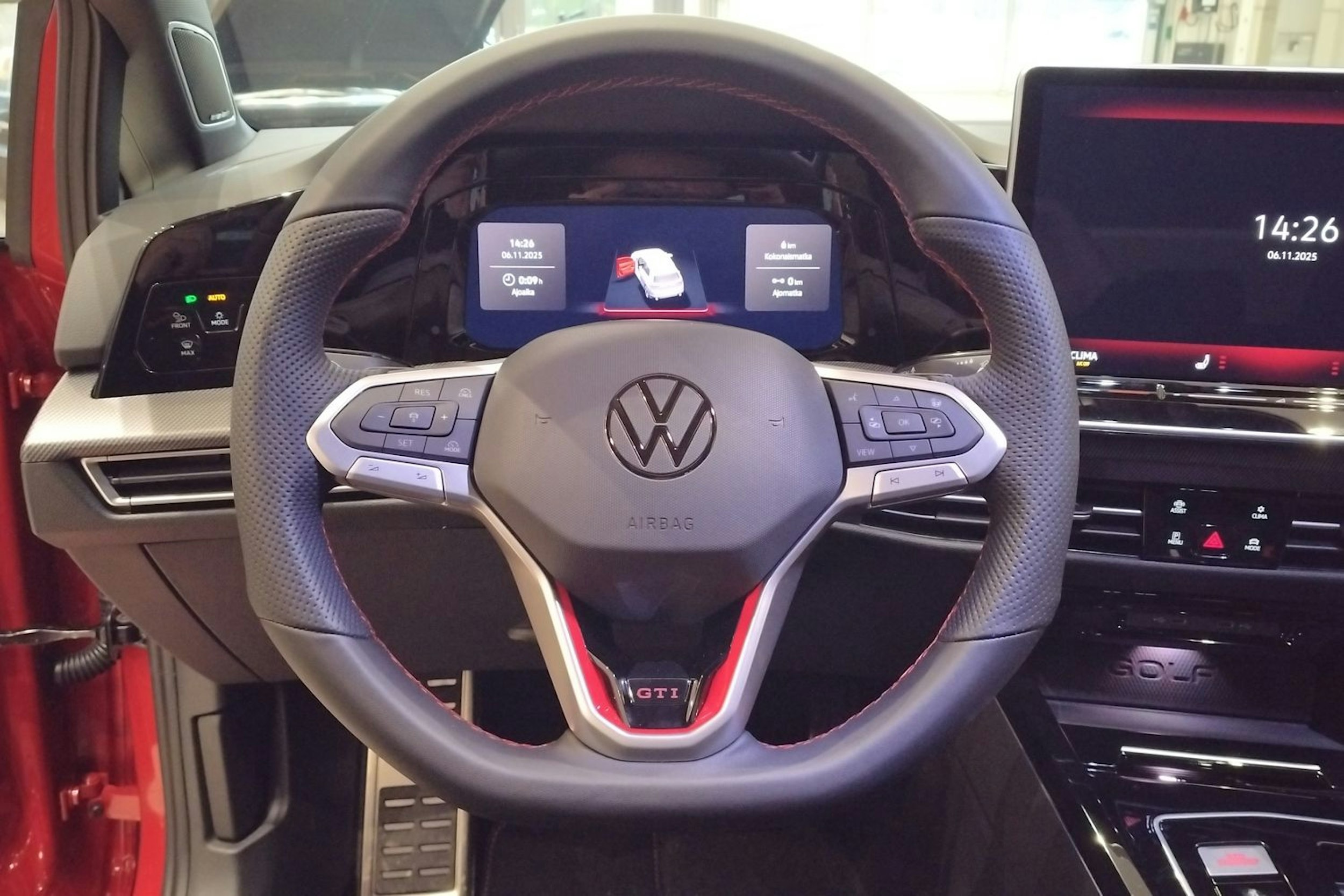met. punainen Volkswagen Golf 2026 kuva 15.