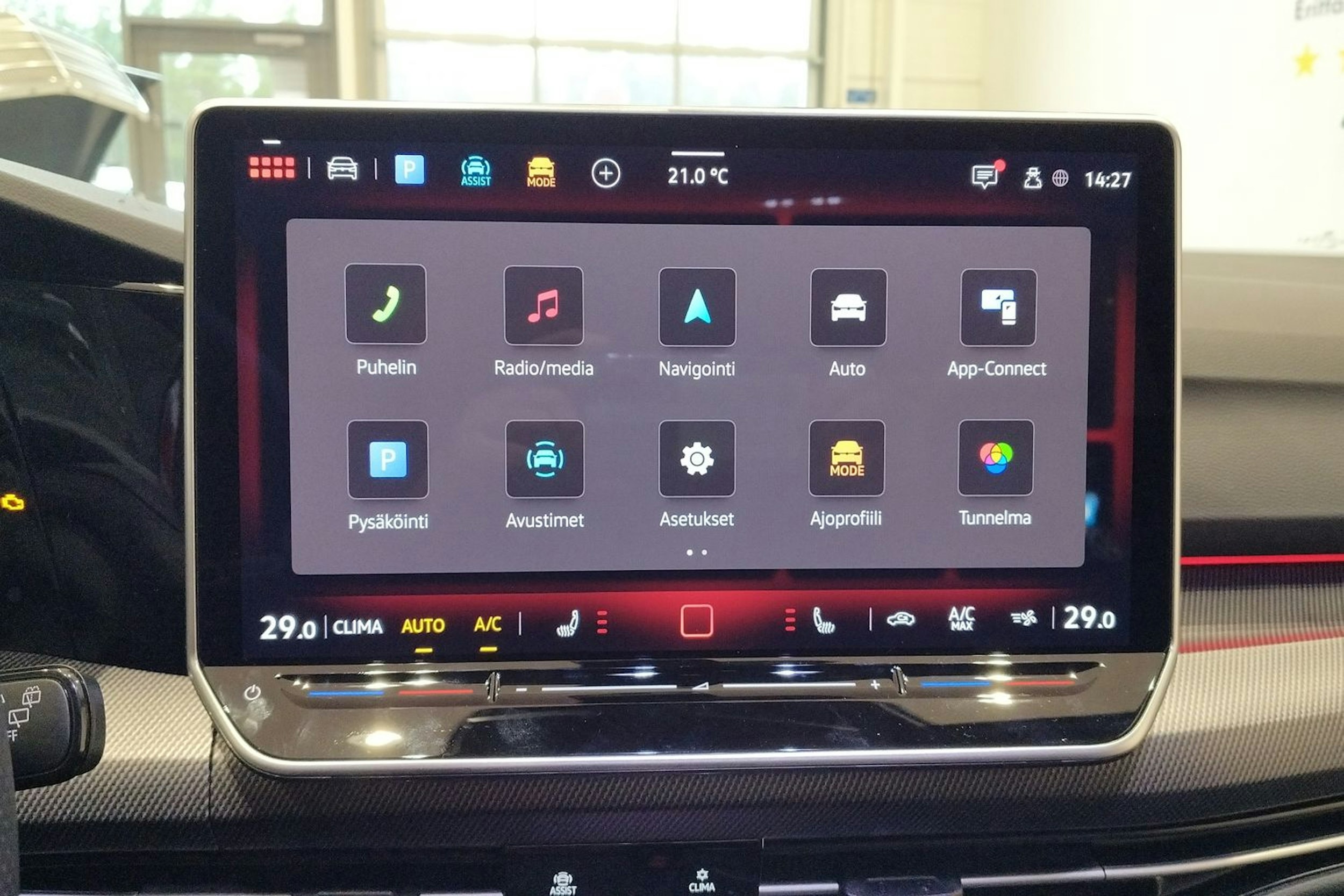 met. punainen Volkswagen Golf 2026 kuva 16.