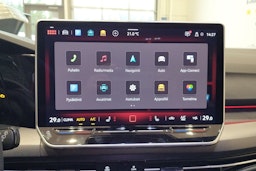 met. punainen Volkswagen Golf 2026 kuva 16.