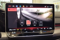 met. punainen Volkswagen Golf 2026 kuva 21.