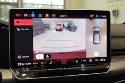 met. punainen Volkswagen Golf 2026 kuva 22.