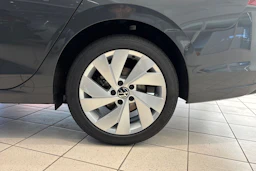 harmaa Volkswagen Golf 2026 kuva 10.