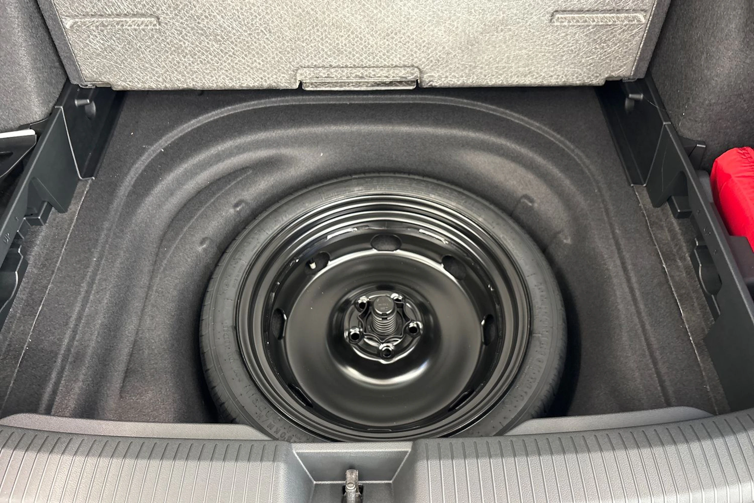 harmaa Volkswagen Golf 2026 kuva 17.